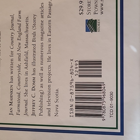 New The Backyard Bird Lovers Guide. - Picture 4 of 8